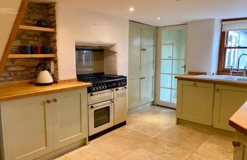 Cotswold Home over 4 floors - perfect for Families Friends Contractors - Foto 9