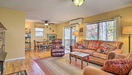 Creekside Retreat with Deck, 18 Miles to Wolf Ridge - Foto 5