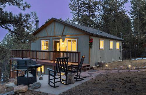 Pine Perch ~ Cozy Mountain Cabin w/ Views - Foto 2