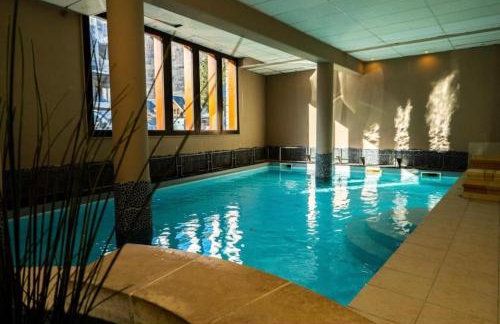 Appartements - PISCINE INTÉRIEURE Sauna - PARKING Privé Étage 1 - Centre Village - Résidence Cami Réal - avec LINGE et MÉNAGE de fin de Séjour Compris - Foto 11