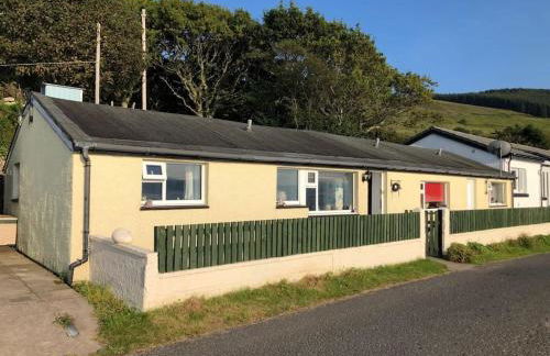 Pirnmill Home with a view - Photo 1