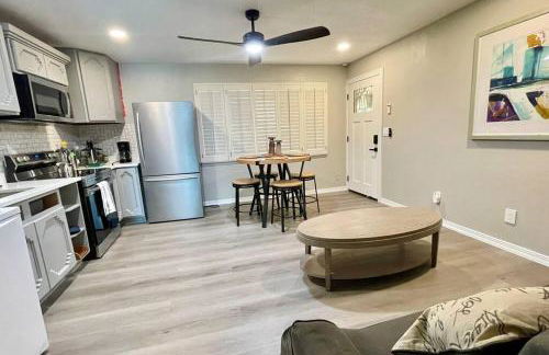 Apartment B, Restful,Cozy, close Sunland Park Mall - Foto 15