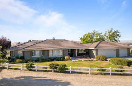 4.5 Acre Secluded Ranch w Panoramic Views • Fire Pit Olive Ranch by AvantStay - Foto 92