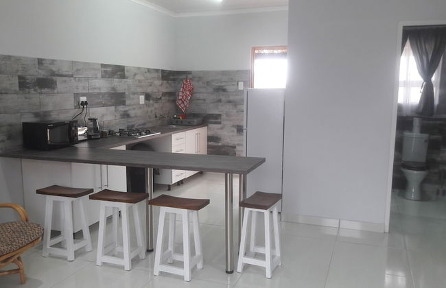 Little Sister's Self Catering - Photo 15