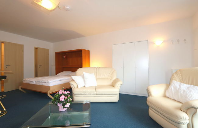 Studio Apartment With Terrace, own Parking Space and a Small Lake 500 m Away - Foto 1