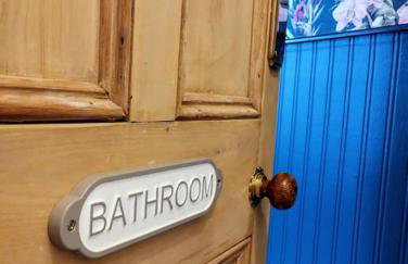 The Cobbles - Central, Parking, Netflix & Woodburner - Photo 12