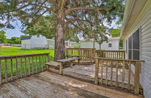 Cedar Creek Lake Access Retreat with Deck - Foto 22