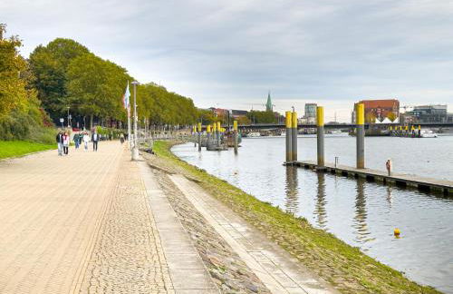 ImmoStay- Neustadt Apartments, TV & WiFi - Foto 37