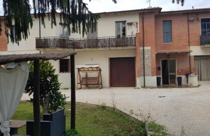 VAL D'ORCIA DELUXE 2, RAFFINATA CASA immersa nel verde con WiFi, giardino e parcheggio - Foto 36