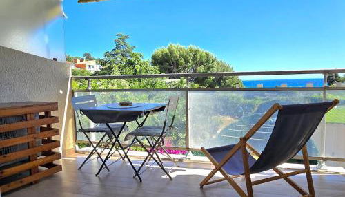 Les Embruns - Super Vue mer, refait à neuf avec parking privée à La Ciotat - BY AURAconciergerie - Foto 5, sunbed