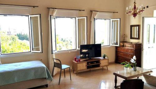 Manos Home - Photo 4