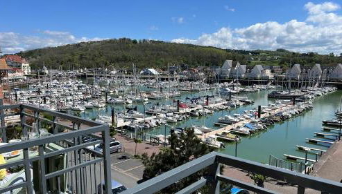 VILLA CATHY DUPLEX PLEIN SUD VUE PORT avec PISCINE INTERIEURE CHAUFFÉE - Foto 2