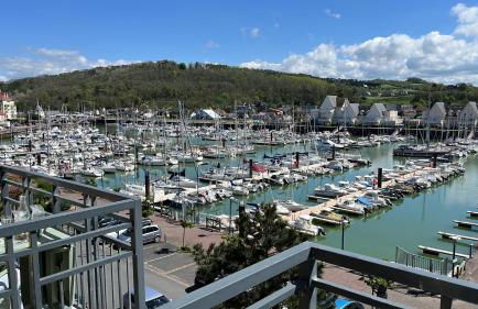 VILLA CATHY DUPLEX PLEIN SUD VUE PORT avec PISCINE INTERIEURE CHAUFFÉE - Foto 2