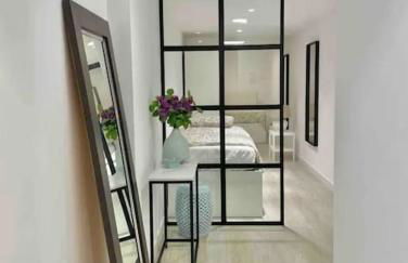 Moderno apartamento con garaje privado en el centro de Vigo - Foto 1