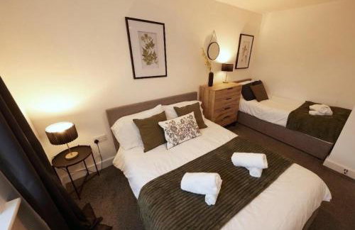 Spacious Home For Contractors,Families,Groups, Sleeps 10, Free Parking - Foto 10