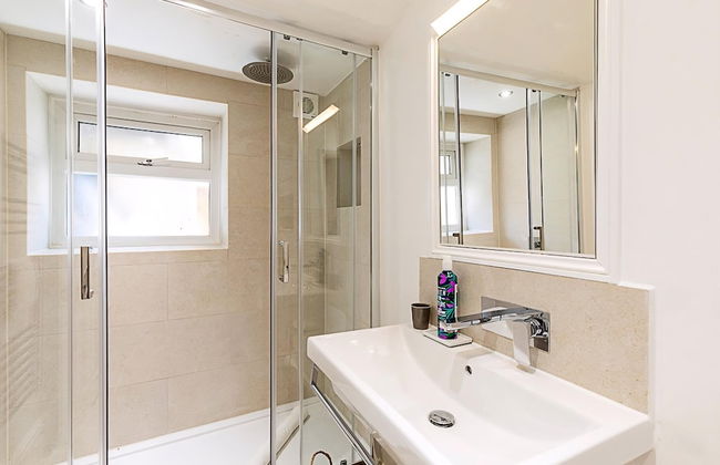 Stylish Kings Cross Apartment With Garden Retreat - Photo 55