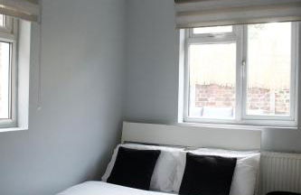 Stylish 2-Bed Garden Flat, 5 Mins to Brixton - Photo 21