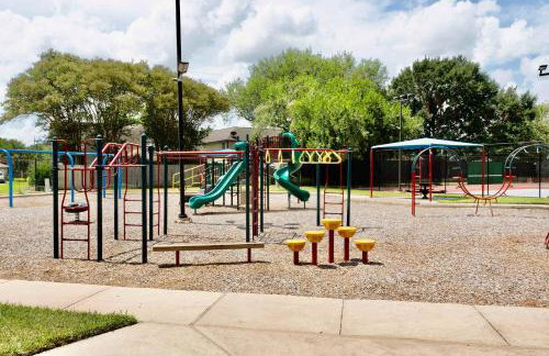 Katy Hideaway - Charming 3 BDR - Foto 30