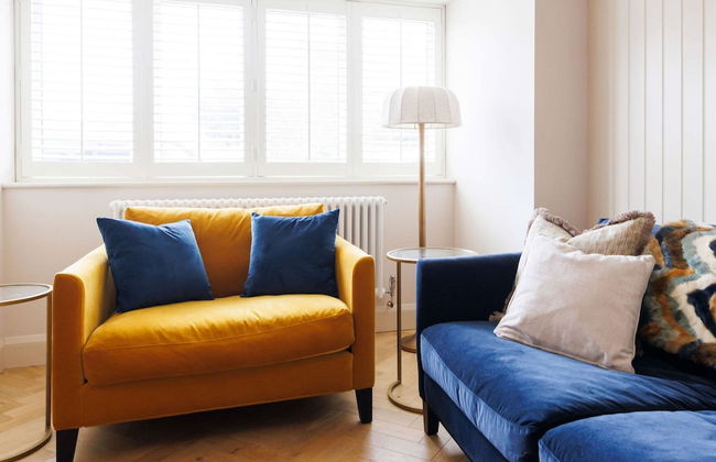 Chic 4-bed Coastal Retreat in Heart of Bosham - Photo 21