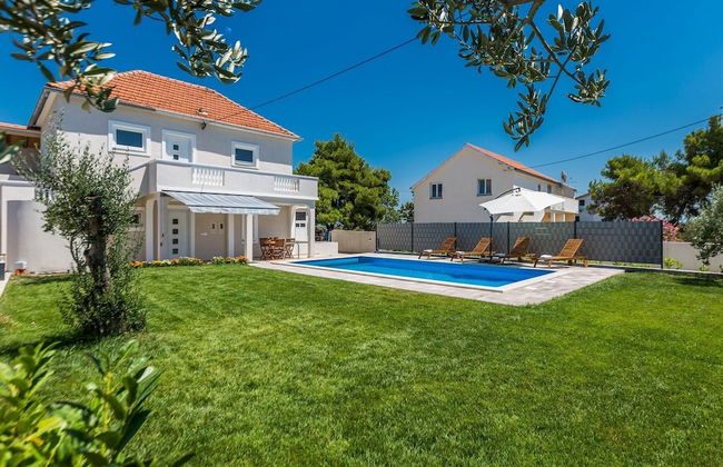 Serene Escape Near Zadar With Private Pool & Charming Outdoor Oasis - Foto 46