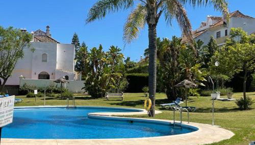 Townhouse in San Pedro- Private Garden, Golf, Beach, Pool - Photo 3