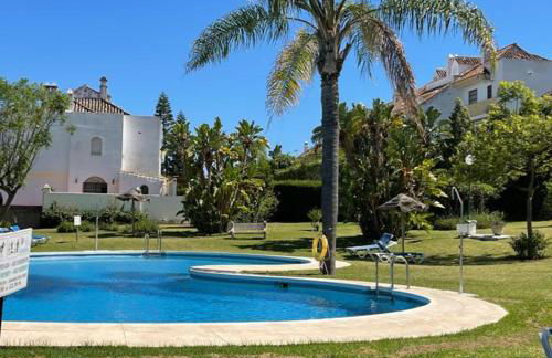 Townhouse in San Pedro- Private Garden, Golf, Beach, Pool - Photo 3