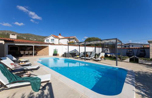 Beautiful Holiday Home "Villa Luka" - Foto 54