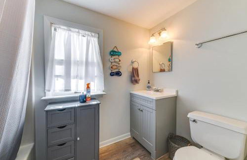 Adorable Cottage Fire Pit, Walk to Colonial Beach - Foto 22