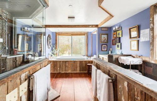 Luxurious sky loft with giant soaker tub, steam room, views - Foto 33