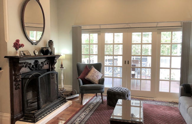 Fairbank House - Photo 2