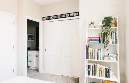 Modern Comfort w Mountain Views - Pet-Friendly - Foto 31