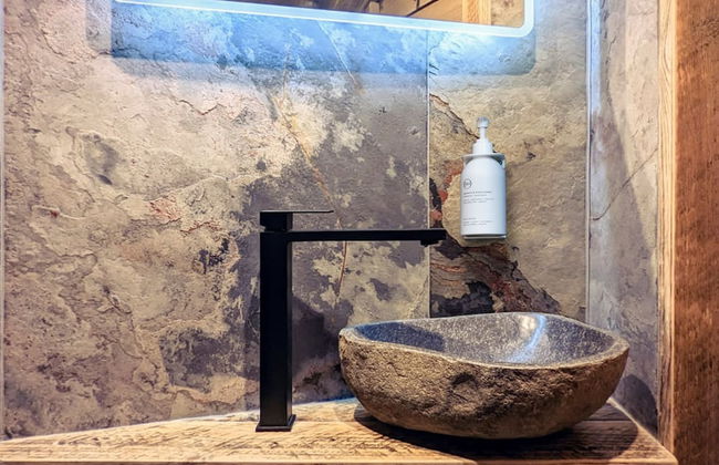 Windermere Central Hotel - Room 4 - Photo 12