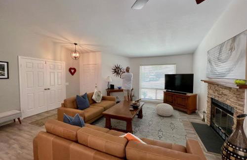 Indian Wells Resort Home with Private Saltwater Pool - Foto 12