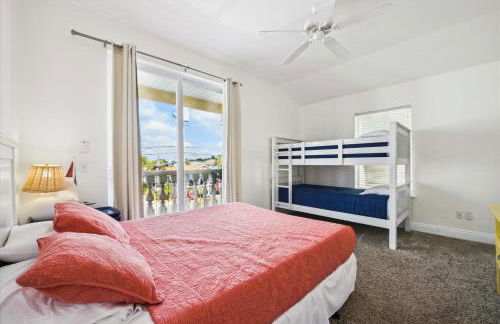 Just Beachy - 5 Bedroom Beach Front Home! Sleeps 20 Home by RedAwning - Foto 59