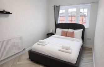 Modern Comfort for Longer Stays in Bury, 2-Bedrooms - Foto 6