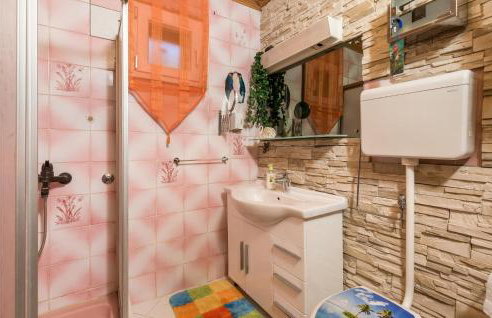 Nice Home In Krivi Put With Wifi - Foto 26