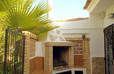 Cozy house next to a cove on the beach - Photo 6