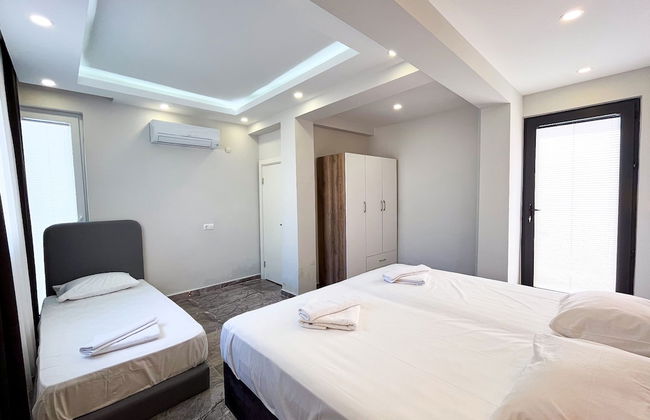 Villa With Private Pool Garden - All Rooms w AC - Foto 9