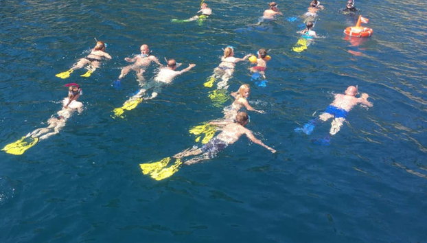 Passeio de barco pela costa de Taormina - Foto 5, Praticando snorkel