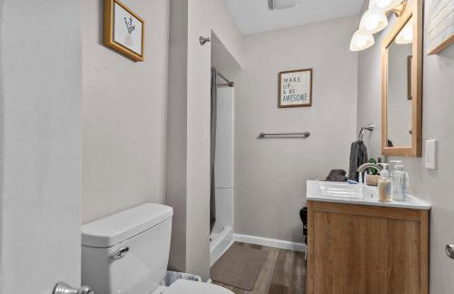 Central Oshkosh Stay - Walk to Lake and Downtown - Foto 22