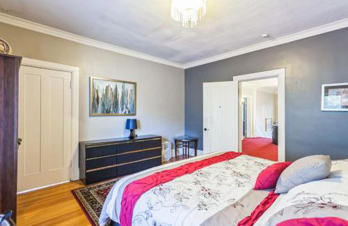 Massive 5 bedroom downtown - Photo 32