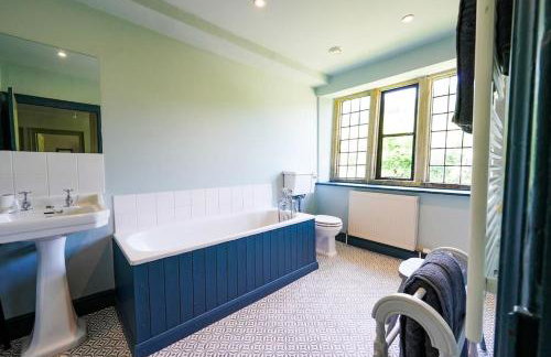 Luxury 4 Bed Farmhouse on Rewilding Estate - Foto 23