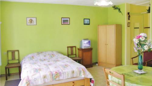 Amazing Home In Quettehou - Foto 3