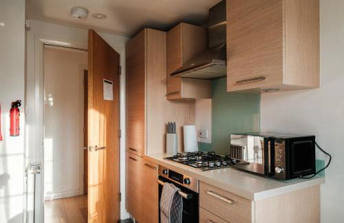 Mackie Residence - SJA Stays - 3 Bed Apartment with parking - Foto 32