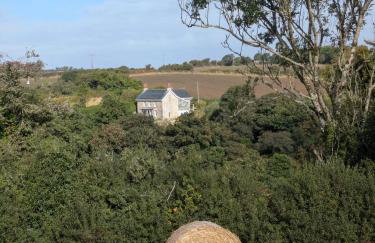 Private Double Room and Ensuite in Historic Cornish Cottage - Photo 24