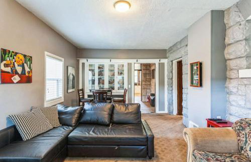 Massive 5 bedroom downtown - Photo 31