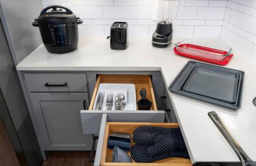 Birmingham Luxury Apt, near everything - Photo 19