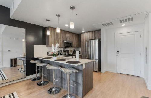 Modern 1BR w Parking, Near Temple Square & Delta Center - Foto 21