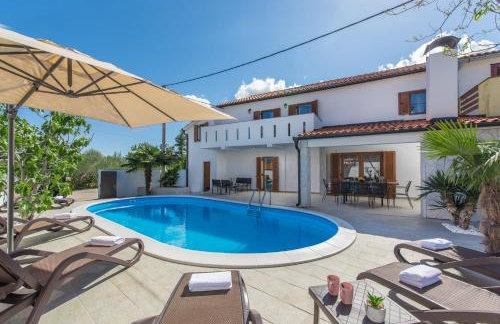 Villa Zlata - Photo 1