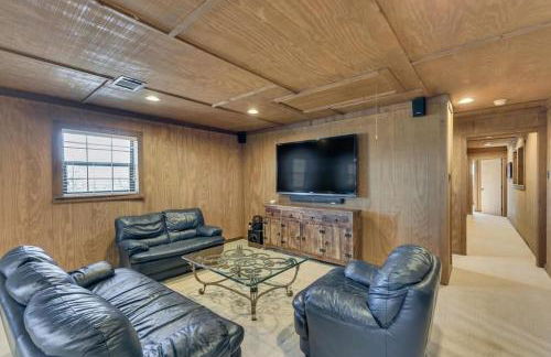 Spacious Ranch Style Home w Cinema Room - Foto 28
